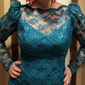 Teal Vintage 1980's Lace and Satin Prom/Party Dress Costume Halloween